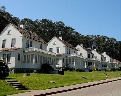 5 Houses in a row